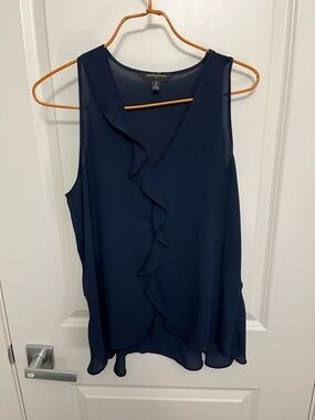 Banana Republic Navy Ruffle V-Neck Sleeveless Blouse in size S